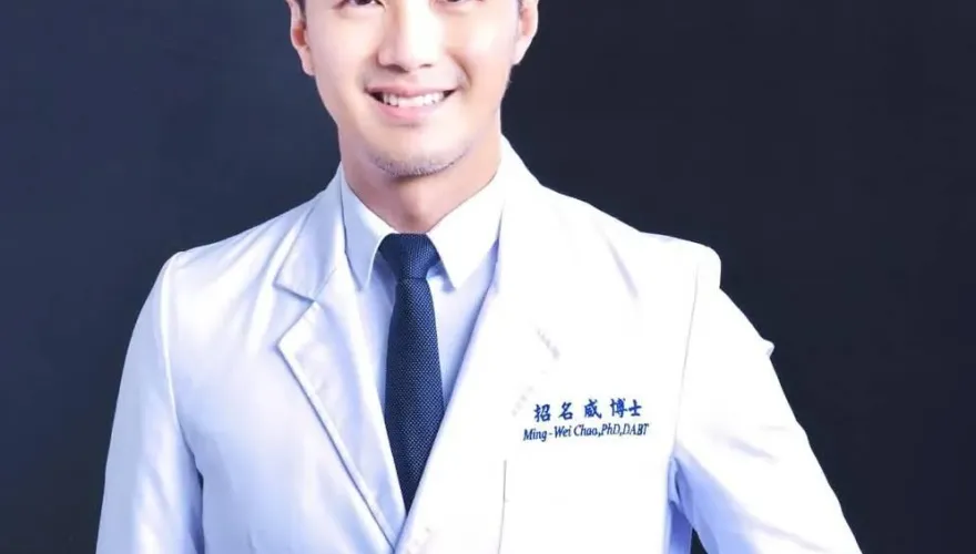 毒物專家招名威：菸蒂誤食風險應聚焦家長責任與風險成因