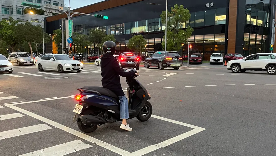機車排氣定檢逾期最重恐註銷牌照　下載App可收通知