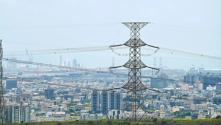 電價4月必漲？深綠票倉基層不忍了！街訪炸鍋轟綠電害台灣
