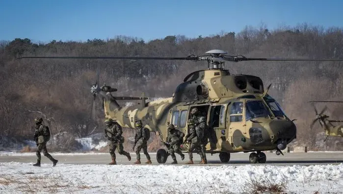影/南韓戰機又出事！軍用無人機撞直升機「雙雙焚毀」現場曝