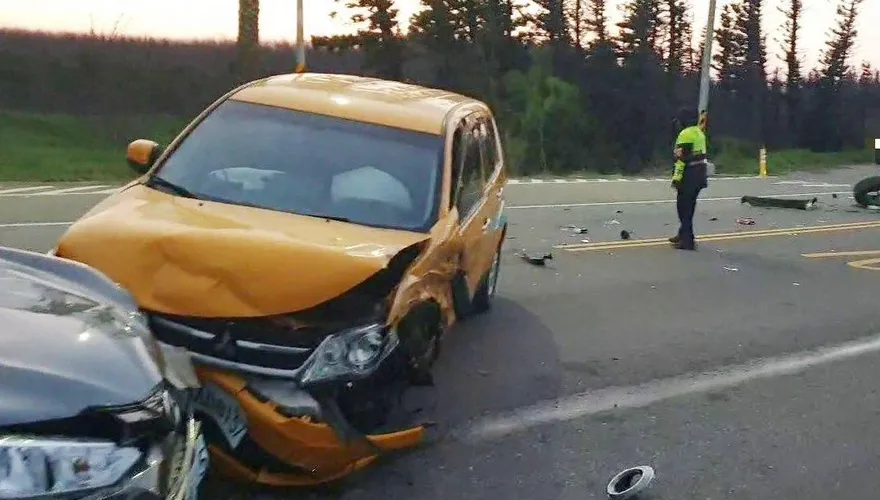 影/中華電信工務車澎湖出事！與2車相撞釀4人傷