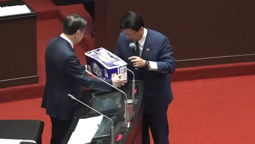 質詢卓榮泰豪送5箱衛生紙　謝龍介酸爆：災民說你很慘