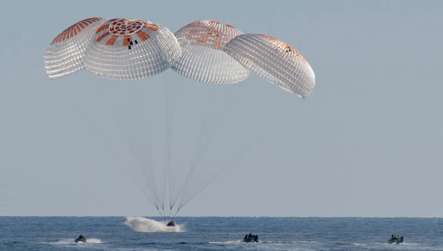影/滯留太空站9個月終於返家！4太空人順利濺落佛州笑開懷