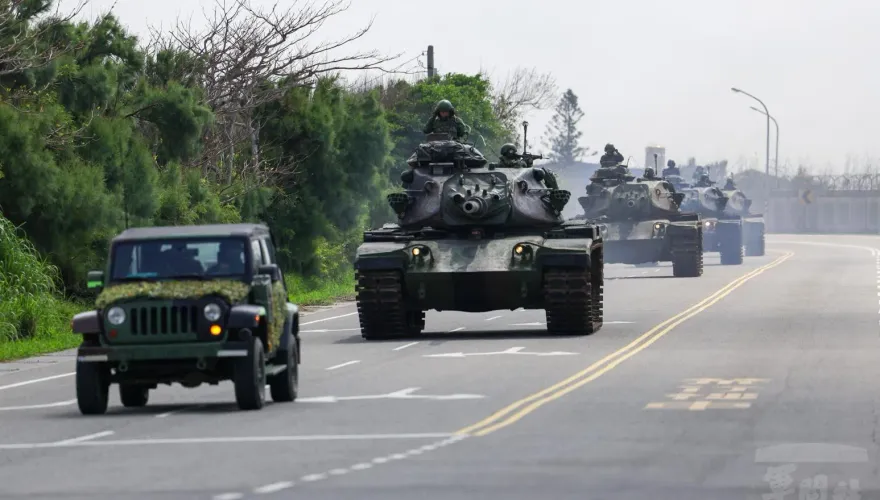 國軍立即備戰操演　外島官兵馳援軍港、設置反機降阻絕
