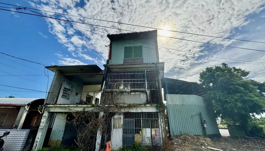 恐怖屋況曝！屏東凶宅售250萬　仲介怕：只幫開門不陪進入
