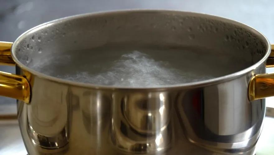 煮水冒白煙也會傷肺！醫：比PM2.5更小「氣溶膠」直達體內
