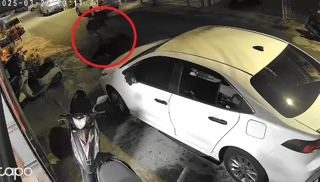 台中兇殺畫面流出！46歲醉男狂叫囂　遭猛刺「臥血泊亡」