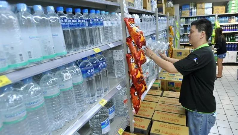 塑膠微粒入侵食物鏈　喝水也擔心？專家教4大破解方法