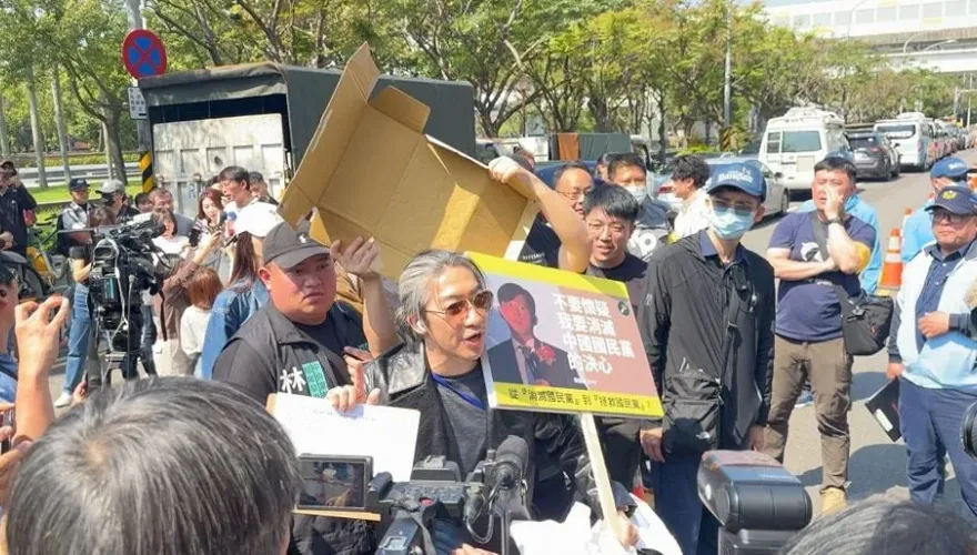 不認假摔！史書華怒告民眾黨黨工：是我被撞飛
