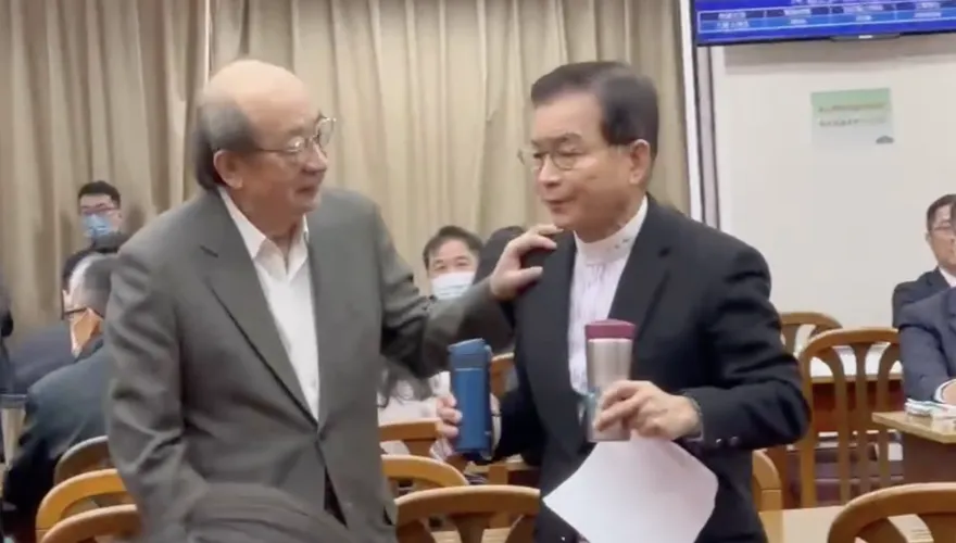 是誰愚蠢到極點？柯建銘推估7/26罷免投票忘記這件事了