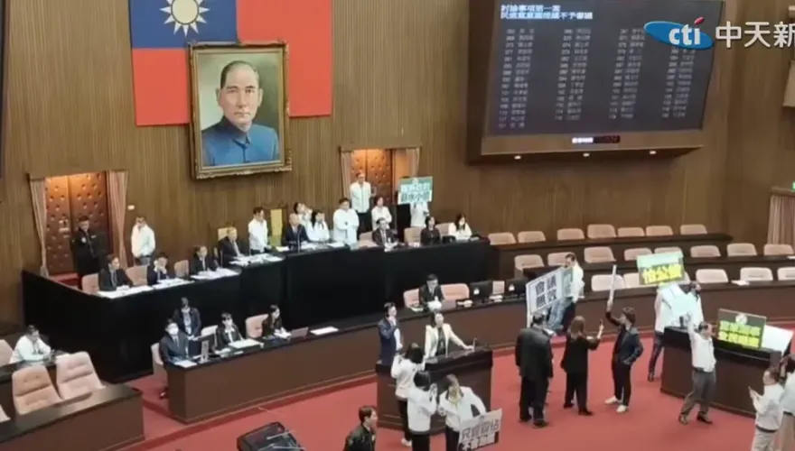 立院晚間重新開會卓榮泰卻不在　政院：皆依相關規定進行
