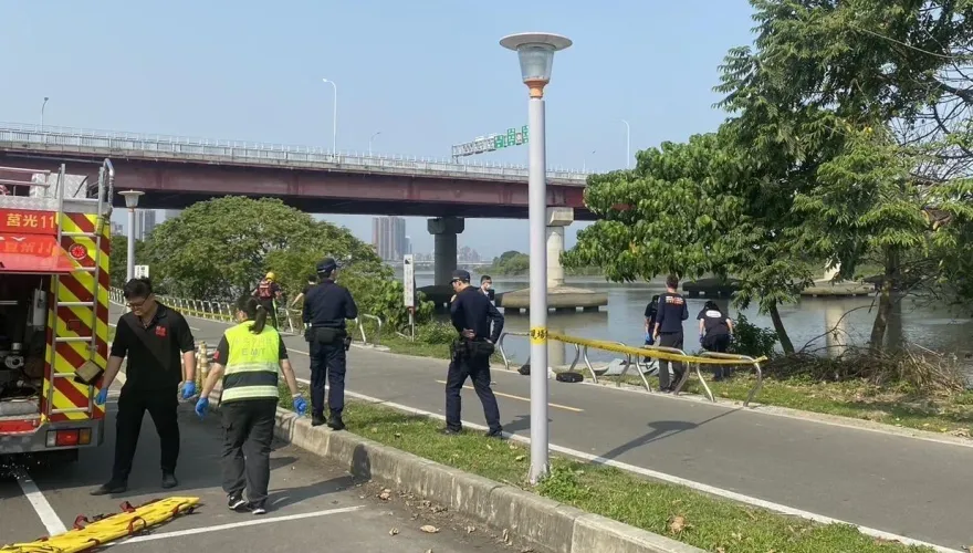 新北華江橋下驚見女浮屍　「紫衣紅褲」身分死因待查