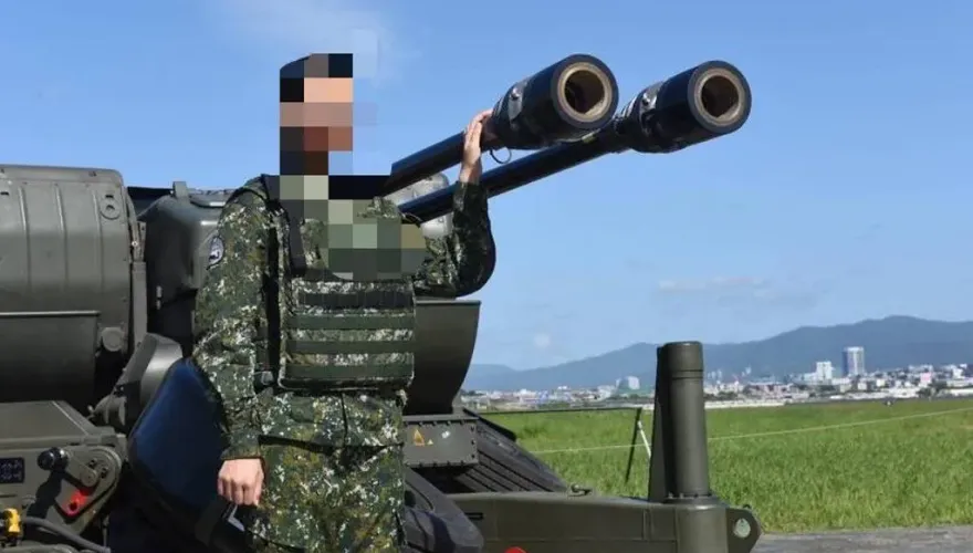 空軍甜美女士官成「幽靈人口」！曾代言形象月曆的她下場曝光