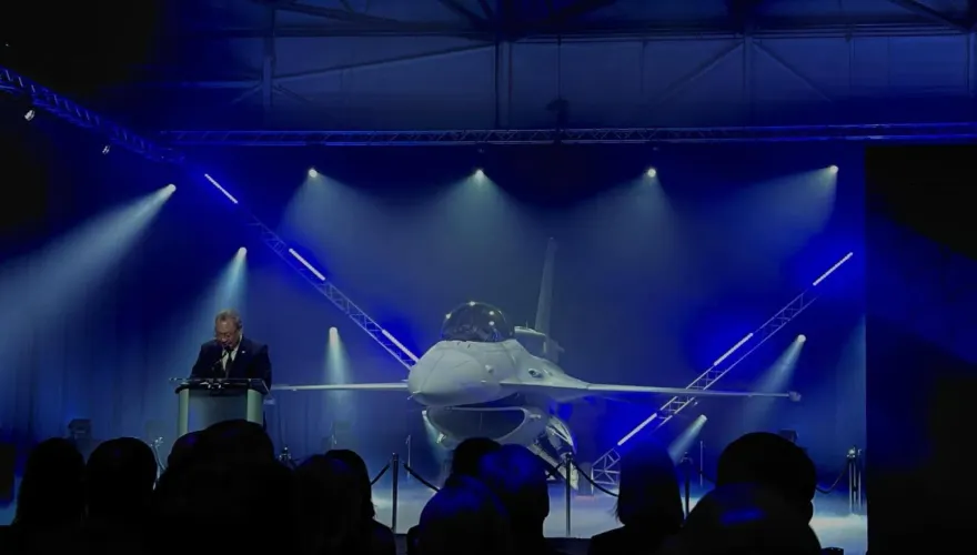空軍新型F-16 Block 70戰機在美國出廠　首架F-16D雙座機曝光