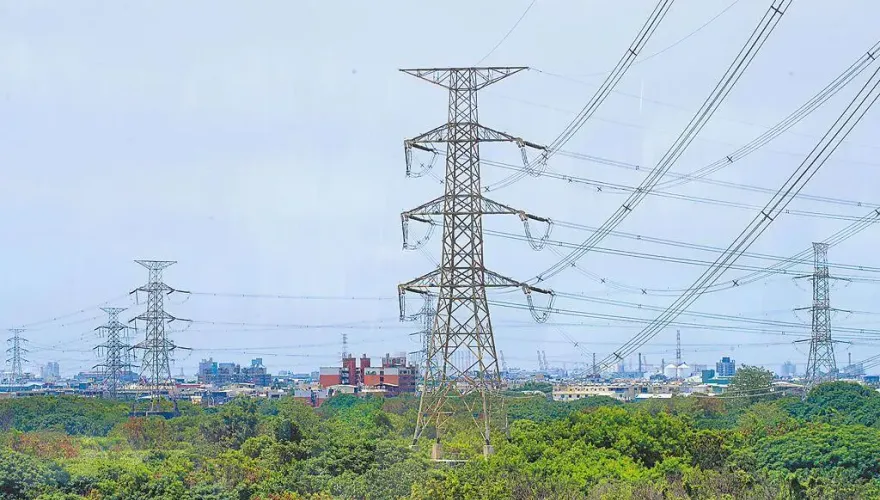經濟部：台電虧損主因是「燃料成本高漲」 非購買綠電
