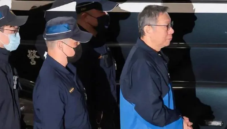 柯文哲戒護就醫約2小時　醫曬「檢傷分級表」傻眼：轉彎了嗎