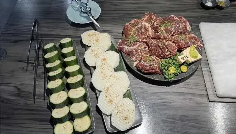 12片櫛瓜880、2盤肉破萬！台南牛五藏喊冤曝真相