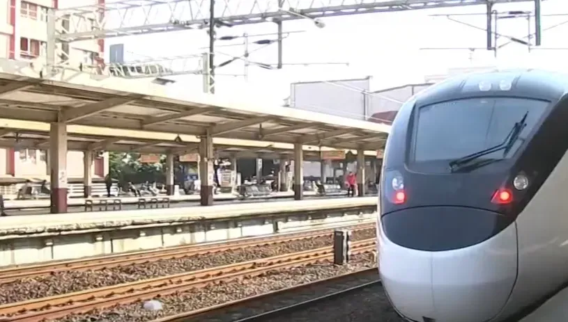 媽祖起駕信眾擠爆大甲車站！　台鐵預估晚間人潮大爆發