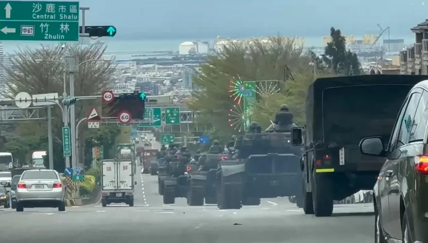 獨家/台中清泉崗空軍基地外戰車操演　陸軍：例行訓練