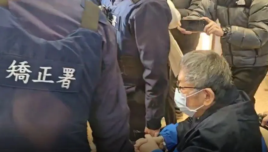 柯文哲堅稱不會逃亡　「因為國民黨奄奄一息」