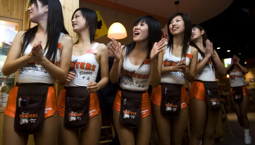 「辣妹餐廳」Hooters聲請破產　加盟商擬接手「不會就此消失」