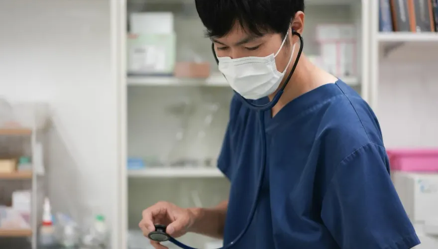 新北醫炫耀「性生活活躍」！遭查出偷吃女病患　賠妻千萬房