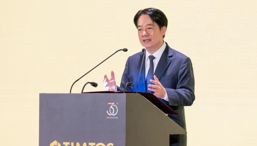 川普32％關稅重磅襲台！賴清德終於發文　破萬網友怒炸鍋「睡醒了嗎」？