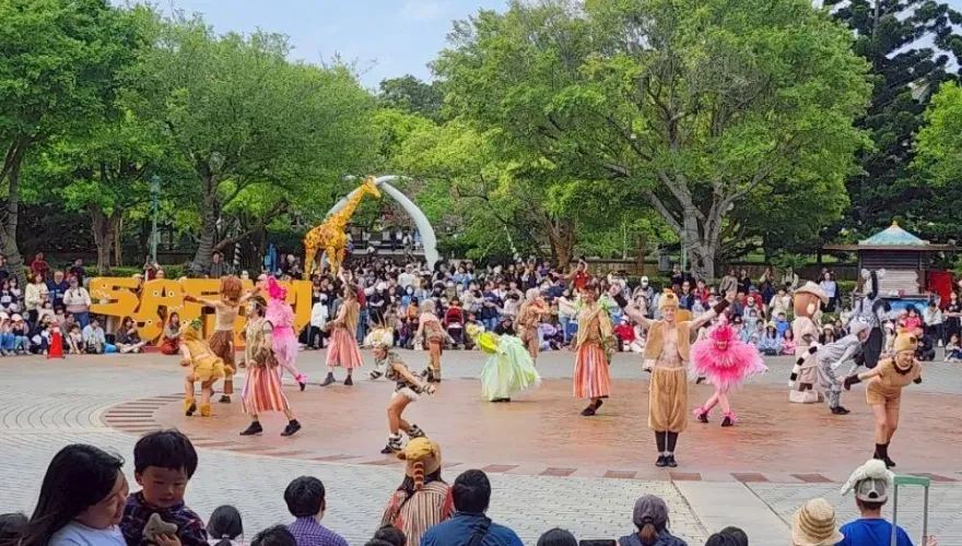 狂吸萬人入園「大批未成年困山上」！六福村：有協助離開