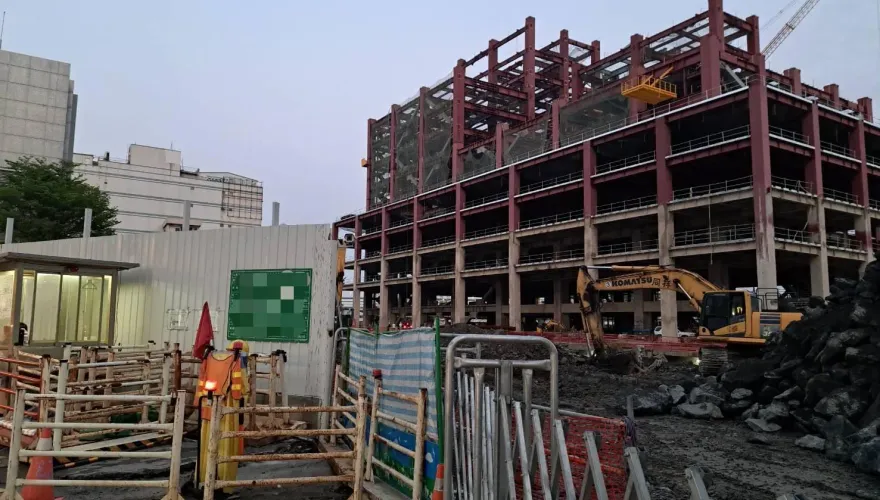 新北第二行政中心又傳工安意外　20多歲移工墜樓搶救中