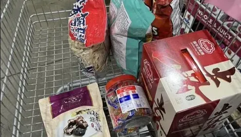 阿公生前有交代！「好市多蛋捲」整箱拜　網感動：會吃光