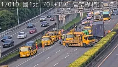 國1楊梅段4車追撞！工人裝ETC遭撞不治　貨櫃車駕駛重傷