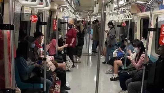 影/蘇澳規模5.8超有感地震「北捷緊急煞車」！醫師曝驚嚇瞬間