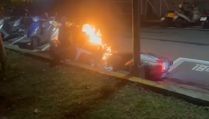影/北市4機車詭異狂燃！竟是騎士衝撞惹禍還落跑