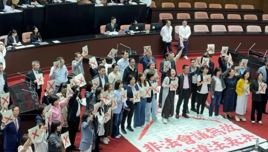 直擊／國民黨反廢死公投確認二讀　民進黨嗆韓國瑜「民主殺手」