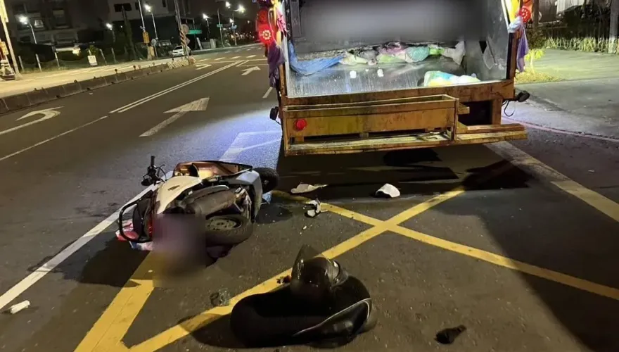 高雄女騎士猛撞清運垃圾車！她倒地肢體爆血慘死