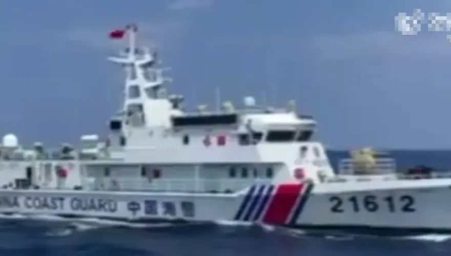 南海角力持續！大陸控菲律賓海警船危險接近中南艦