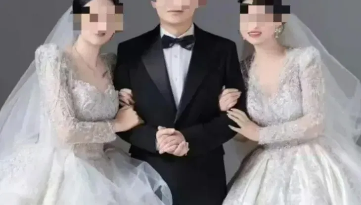 齊人之福？陸男拍婚紗「左擁右抱」兩新娘　親友揭真相