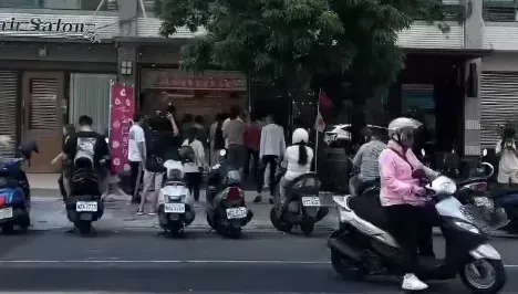 高雄人力挺遭砸飯糰店　老闆今前往高捷商店街勘查