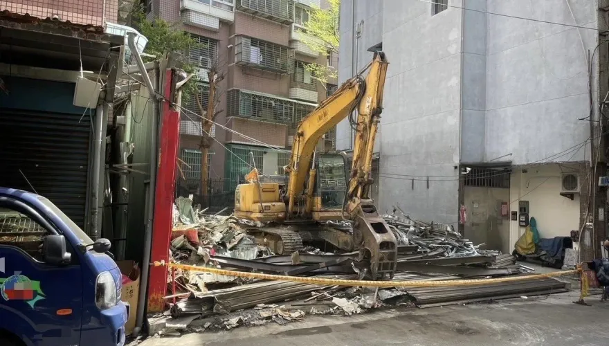 三重宮廟淪詐、毒、槍擊案據點　市府強制拆除夷為平地