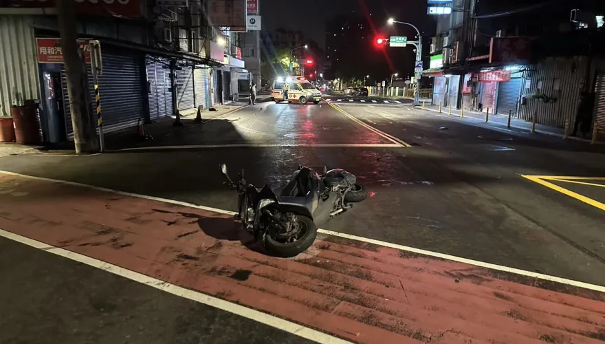 影/土城嚴重車禍！7旬翁遭機車撞飛　骨折頭部重創命危