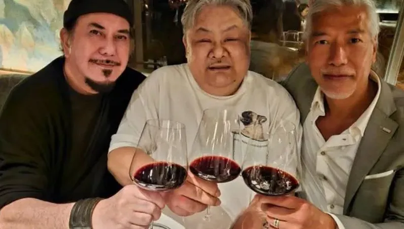 烏鴉、大飛哥合體！黃秋生曬3人合照　影迷嗨喊：和解啦