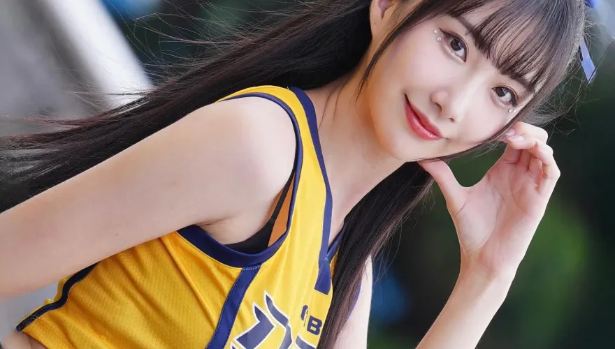 啦啦隊女神脫了！火辣上圍炸出大解放