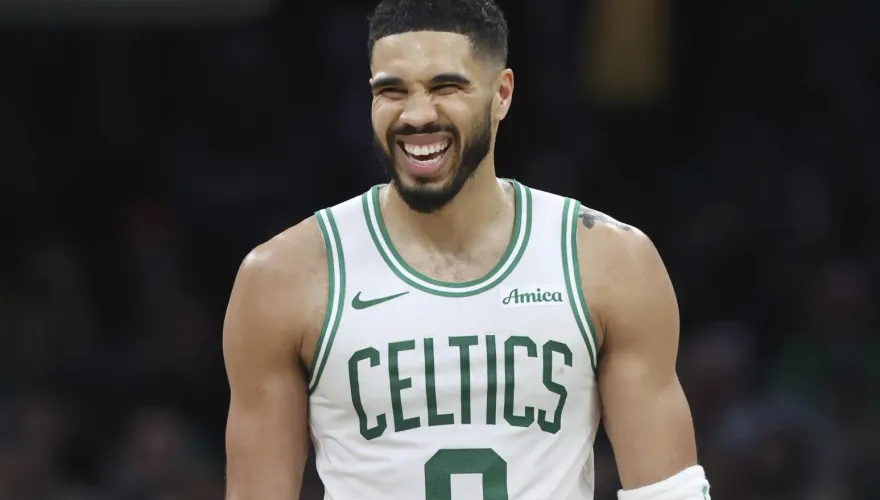 NBA/衛冕軍傷兵潮來襲！塔圖姆恐難打G3　大鎖哈勒戴也受傷