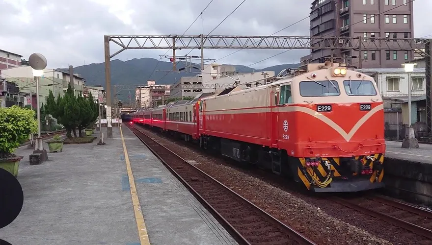 電路異常！653次莒光號晚46分開車　台鐵晚間道歉