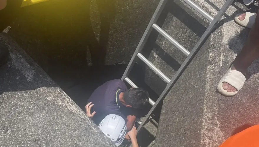 墾丁小峇里島醉男墜2米「卡消波塊」　消防急救援