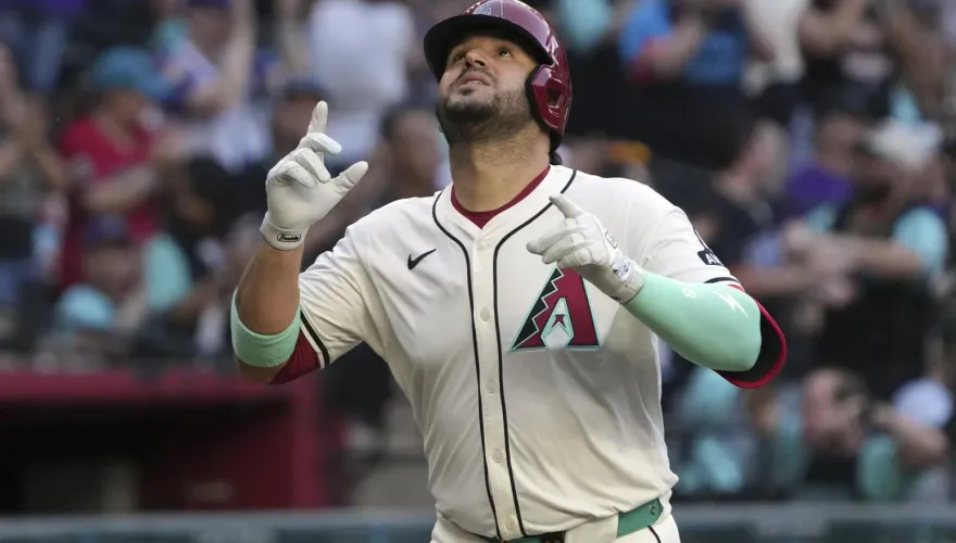 MLB/單場4轟寫歷史！響尾蛇蘇亞雷茲躍居全壘打王