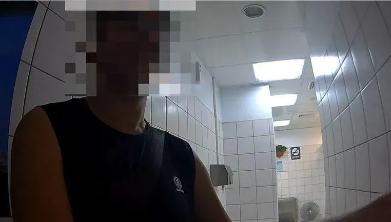 影/台中大賣場驚傳偷拍！噁男辯「壓力大」潛女廁遭法辦