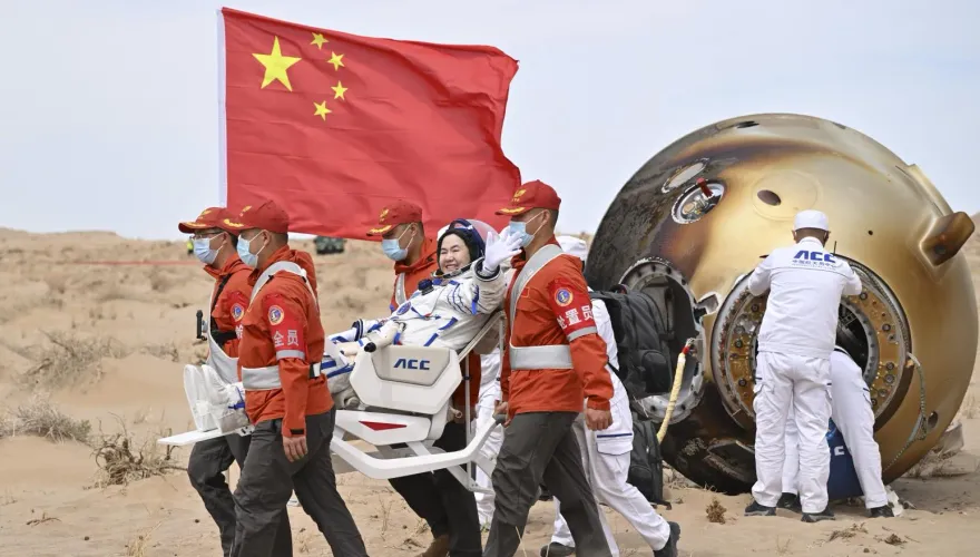 影/陸「神舟十九號」成功著陸　3太空人安全出艙狀態良好