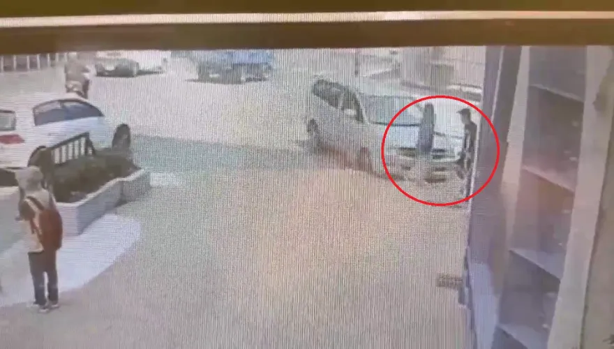 影/轎車撞八德區公所！廚師辦「殘障補助」遇死劫　妻搶命中