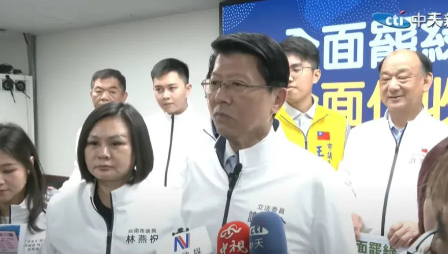 捲憲妃大戰被問和誰比較好　謝龍介笑：願列席綠中常會報告
